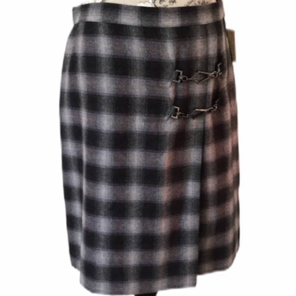 🆕 Doncaster Plaid Skirt 10
